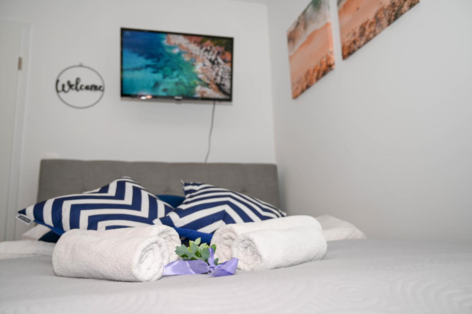 Blue Apartment With Free Parking 卢布尔雅那 外观 照片