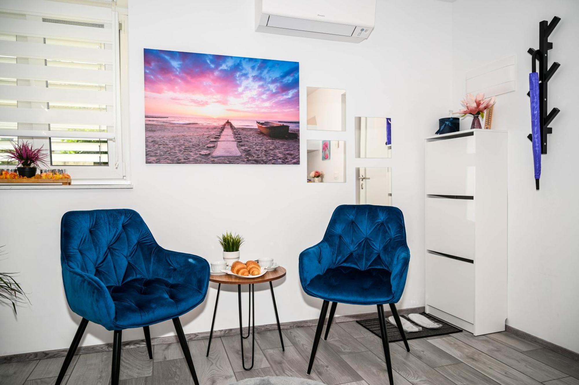 Blue Apartment With Free Parking 卢布尔雅那 外观 照片